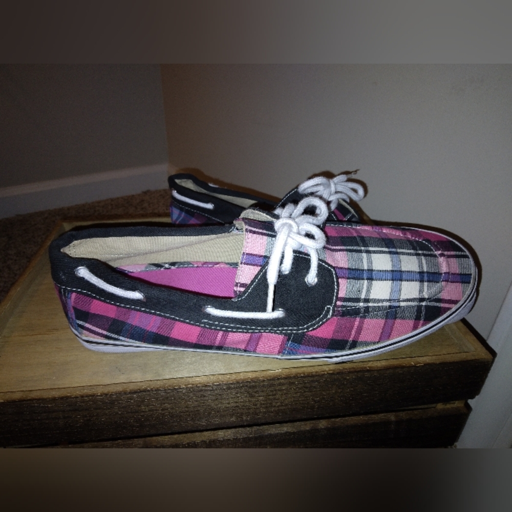 💙💕 Canvas Boat Shoes Size 11